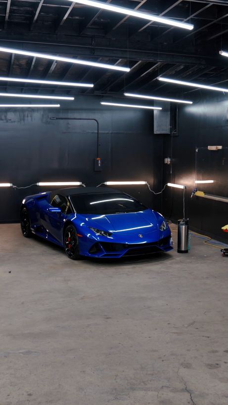 Blue Lamborghini Huracán inside the IMPCBL studio